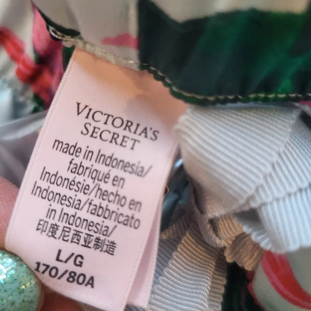 Victoria's Secret Floral Print Pajama Set - Picture 12 of 13